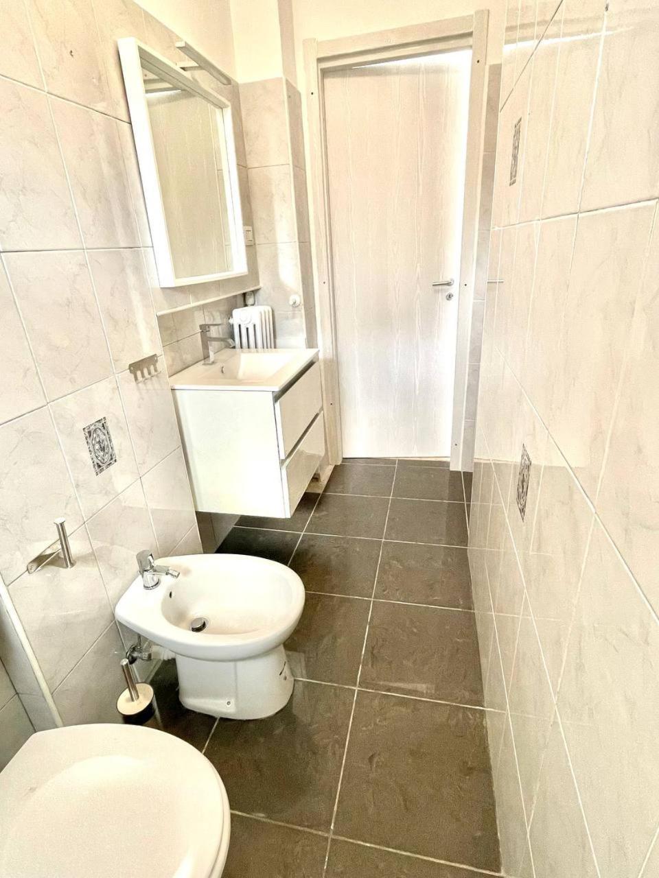Skyscraper 11 Apartment Чинизело Балсамо Екстериор снимка