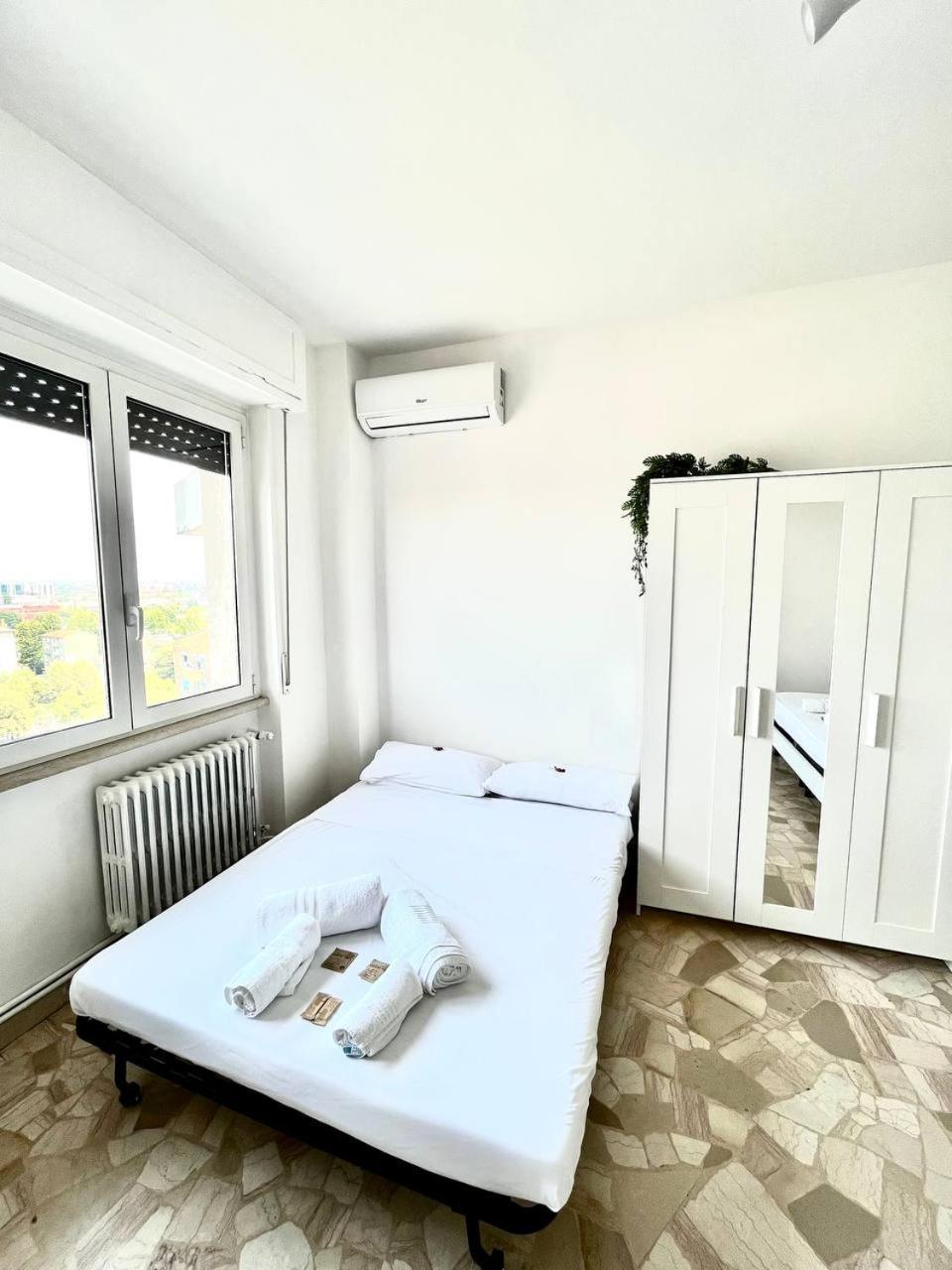 Skyscraper 11 Apartment Чинизело Балсамо Екстериор снимка